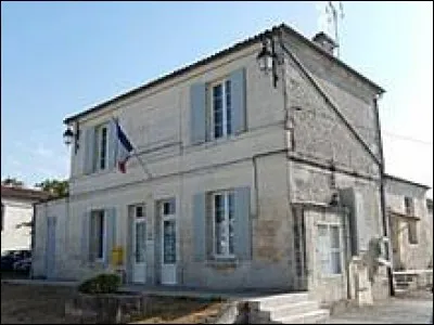 Je vous emmène en Nouvelle-Aquitaine, à Colombiers. Commune de l'agglomération de Saintes, elle se situe dans le département ...