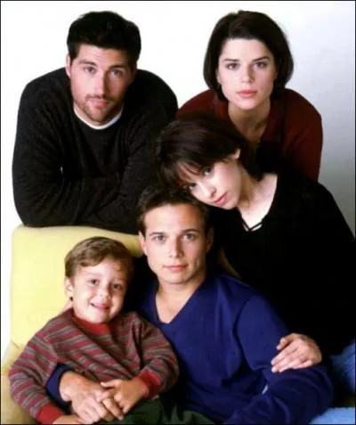 (La vie  cinq) Quel est le nom de famille des enfants ?