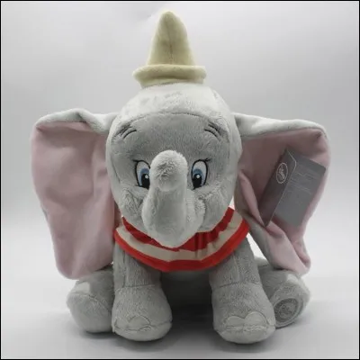 Sur cette photo, on peut voir une peluche "Dumbo".