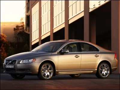 45 000 $ : c'était le prix de cette voiture il y a encore 2 ans. Aujourd'hui, cette ... ne vous coûterait plus que ... (Complétez !)