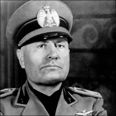 Quel proche de Benito Mussolini contribua à sa chute ?