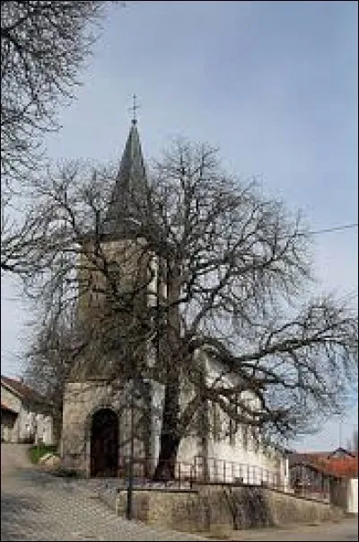 Nous terminons cette balade dans le Grand-Est devant l'église Saint-Sylvestre de Villoncourt. Nous sommes dans le département ...