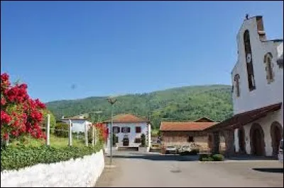Petit tour dans le pays Basque, à Irouléguy. Nous sommes en Nouvelle-Aquitaine, dans le département ...