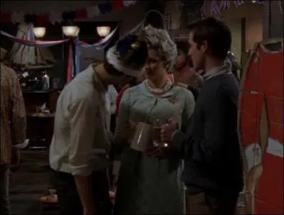 Comment s'appelle la reine?