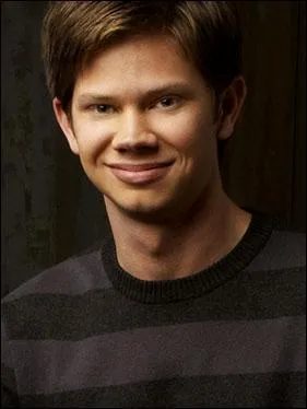 (Les Frres Scott) Quel est le vritable prnom de 'Micro' alias Lee Norris ?