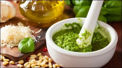 A base de quelle plante la sauce pistou est-elle préparée ?