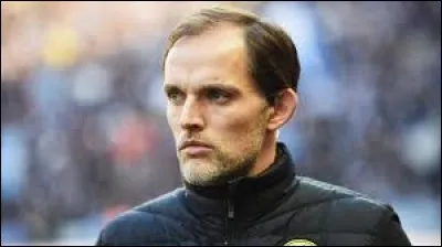 Dans quelle équipe cet entraîneur se trouve-t-il (Thomas Tuchel) ?