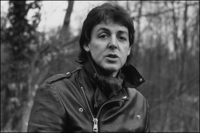 En 1983, un duo réunit deux monstres sacrés de la chanson, Paul McCartney et ...
