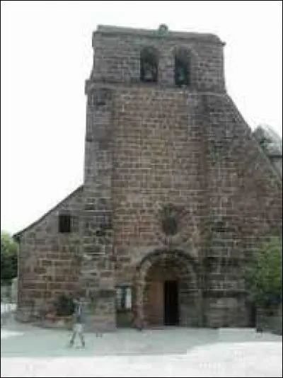 Nous terminons cette balade en Corrèze, à Var-sur-Roseix. Nous sommes dans l'ancienne région ...