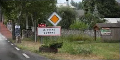 Nous sommes en région P.A.C.A., à l'entrée de La Roche-de-Rame. Commune de l'arrondissement de Briançon, elle se situe dans le département ...