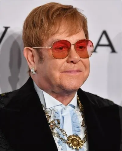 Elton John a chanté ''Empty Garden (Hey Hey Johnny)'' en hommage à son ami John Lennon assassiné à New York en 1980. Quel est le nom de son meurtrier ?