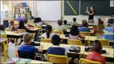 Quelle est cette ville qui, vers l'an 110, avait pour nom "Kastellon" ?