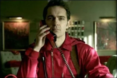 Avant le braquage, Berlin révèle où il a fait son plus gros coup. Où ?