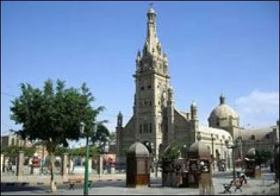 Ville du Pérou de 300 000 habitants, en bordure d'une région désertique au sud de Lima :