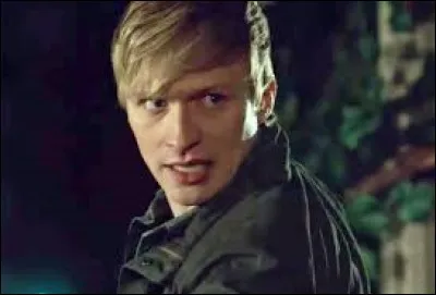 Qui Jonathan invoque-t-il avant de mourir dans la saison 2 ?