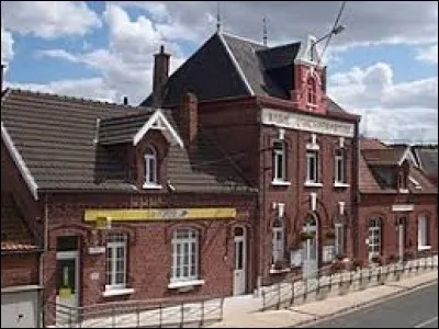 Je vous propose une balade dans les Hauts-de-France, à Inchy-en-Artois. Commune de l'arrondissement d'Arras, elle se situe dans le département ...