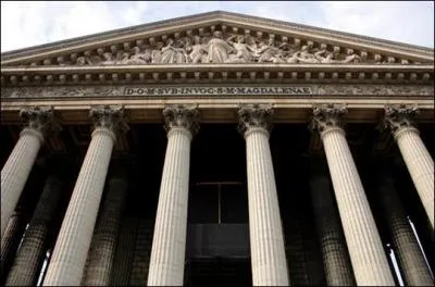 Qu'est-ce qu'un fronton ?