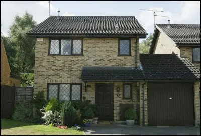 Où Dumbledore dépose-t-il Harry ?