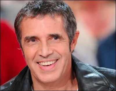 Complétez les paroles de la chanson de Julien Clerc : "Ce n'est rien" .
 "Et soudain 
Ça prévient 
Comme un bateau qui revient 
Et soudain 
Il y a mille sirènes de ...".