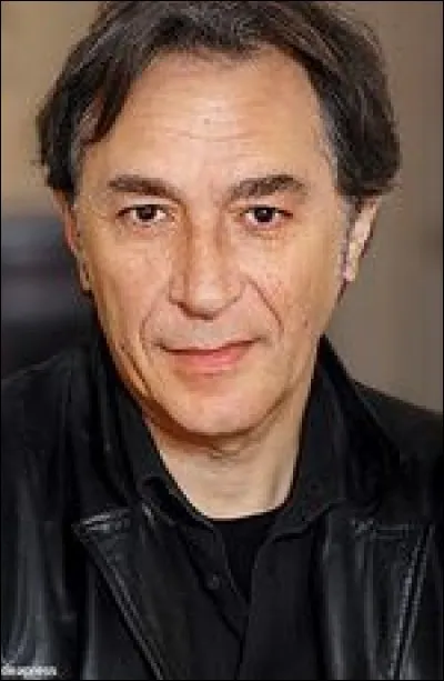 Qui se fait virer en premier par Gérard, dit "Gégé"?