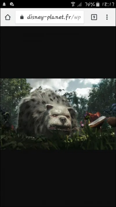 Quelle cr&eacute;ature se lie d'amiti&eacute; avec Alice ?