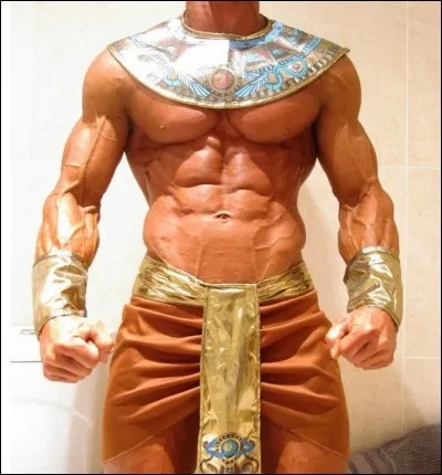 Architecte et amant de la reine pharaon Hatchepsout. Qui est-il ?