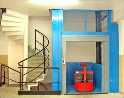 Quel est le pluriel de 'monte-charge' ?