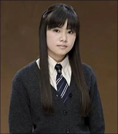 En quelle année Cho Chang est-elle lorsqu'elle est invitée au bal de Noël par Cédric Diggory ?