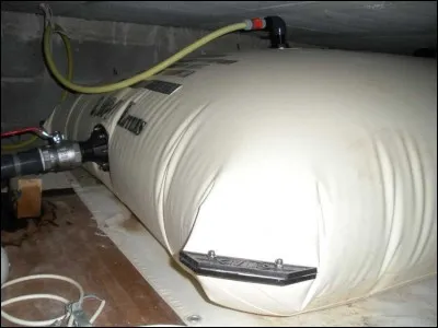 Ce réservoir a une capacité de 10 000 litres d'eau ! Nous en avons deux. Combien y a-t-il de litres d'eau en tout ?