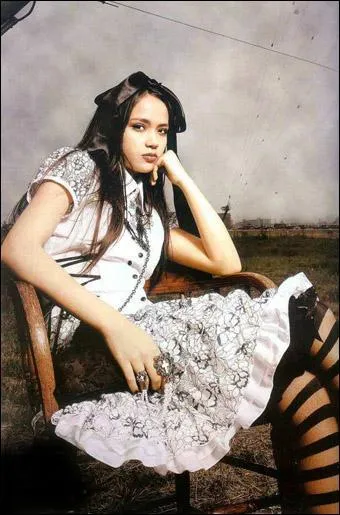 Cette marque fait partie du mouvement Punk Lolita