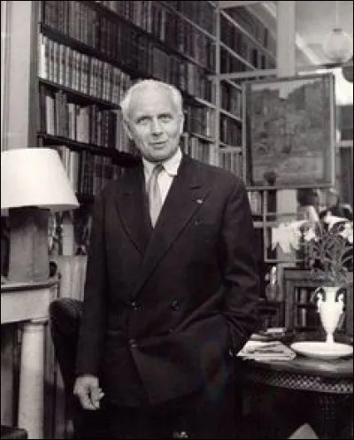 Quelles sont les deux seules rimes utilisées dans le poème de Louis Aragon, "La Rose et le Réséda" ?