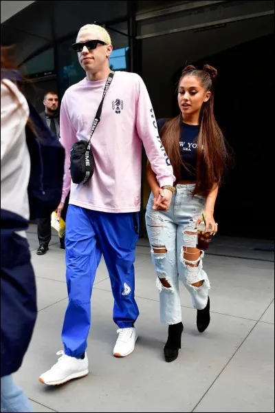 Avec qui Ariana a-t-elle vécu une courte relation en 2018 ?