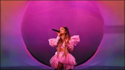 Quels jours passera-t-elle à Paris pour sa tournée "Sweetener World Tour" ?