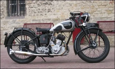 Quel est le constructeur ?