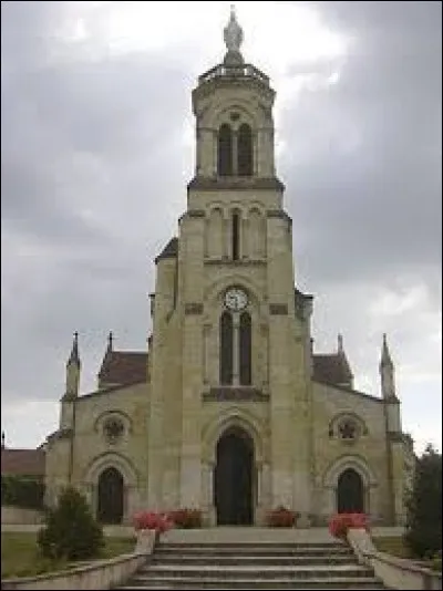 Sur cette image, vous avez l'église Notre-Dame de Maylis. Commune Landaise, elle se situe dans l'ancienne région ...