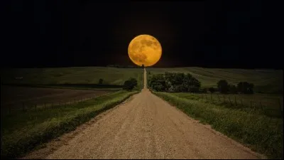 Quand la Lune est au plus près de la Terre on dit qu'elle est...