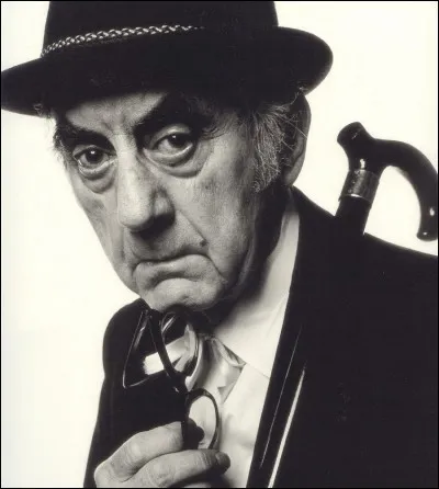 Photographe et réalisateur de cinéma, lié au dadaïsme puis au surréalisme :