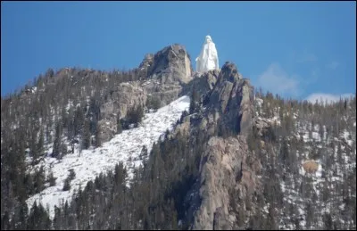 Dans quel Etat américain trouve-t-on "Our Lady of the Rockies", la 2e plus grande statue des Etats-Unis ?