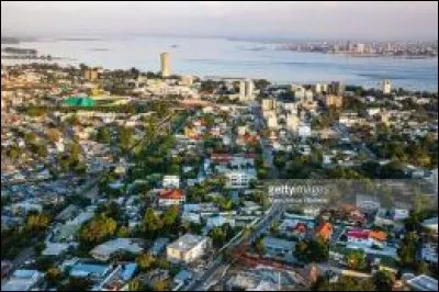 Ces deux capitales du continent africain ont la particularité de se faire face.