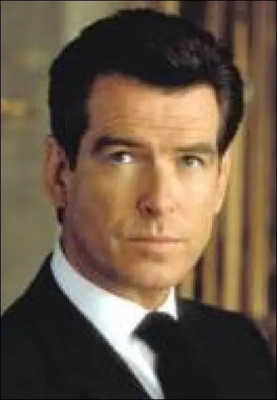 Pierce Brosnan incarna James Bond dans 4 films entre 1995 et 2002. Une clause dans son contrat stipulait que, pendant cette période, l'acteur n'avait pas le droit de...