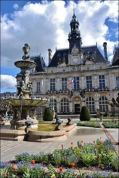 Ce n'est pas le moment de se comporter comme un éléphant ! Eh oui, car nous sommes à ... (Complétez !)