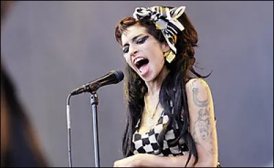 À quel festival ou quel événement n'a-t-elle jamais participé ?