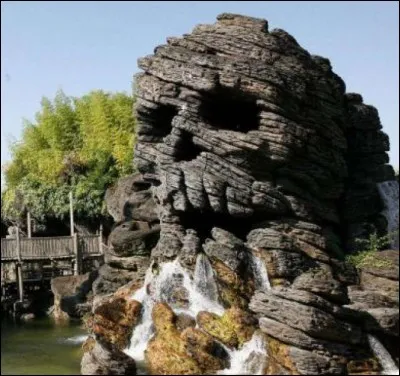 Quel est le nom de cette attraction ?