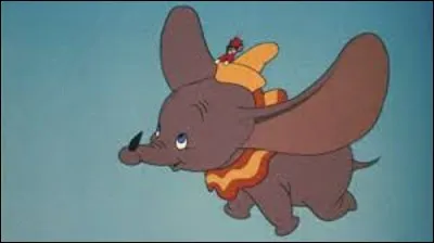 Classique d'animation sorti aux États-Unis en 1941, ''Dumbo'' est le cinquième long-métrage des studios Disney. Ce film avait, au départ, pour but de compenser les faibles recettes de Pinocchio et de Fantasia, tous deux sortis en 1940. Devenu un des dessins animés préférés du public grâce à son histoire simple et émouvante, quelle auteure pour enfants a inventé ce personnage en 1939 ?