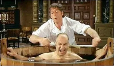 Quel acteur français devait normalement jouer à la place de Yves Montant dans "La Folie des grandeurs" ?