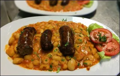 Et pour finir (votre assiette), je vous laisse deviner d'où vient ce "iahnie de fasole". Et "Poftă buna !", comme on dit là-bas...