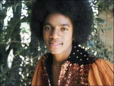 De quel syndrome, faisant de lui un éternel enfant qui ne veut pas grandir, Michael souffrait-il ?