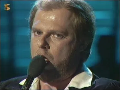 ''Bensonhurst Blues'' d'Oscar Benton a connu le succès en France grâce au film ''Pour la peau d'un flic''. Qui avait le premier rôle dans ce film ?