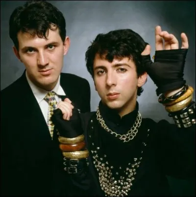 Soft Cell a repris ''Tainted Love'', chanson de 1964 qui sera reprise ensuite en 2002 par un groupe de rock américain. Quel est son nom ?