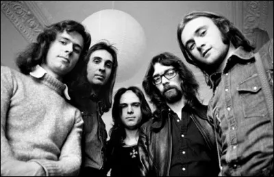 Genesis a sorti ''Abacab''. Qui fut le chanteur de ce groupe jusqu'en 1974 ?